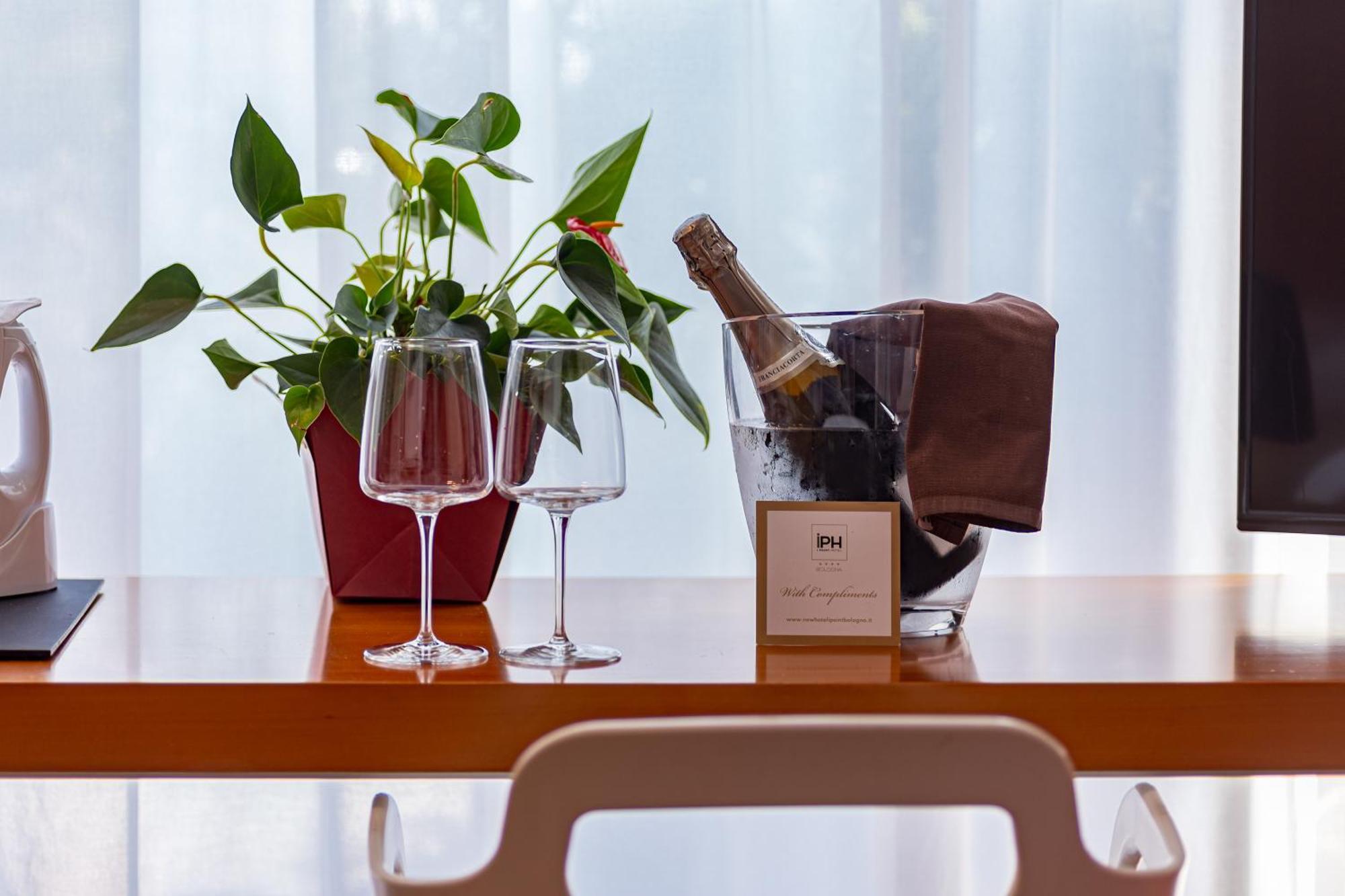 New Ipoint Hotel San Giovanni in Persiceto Bagian luar foto