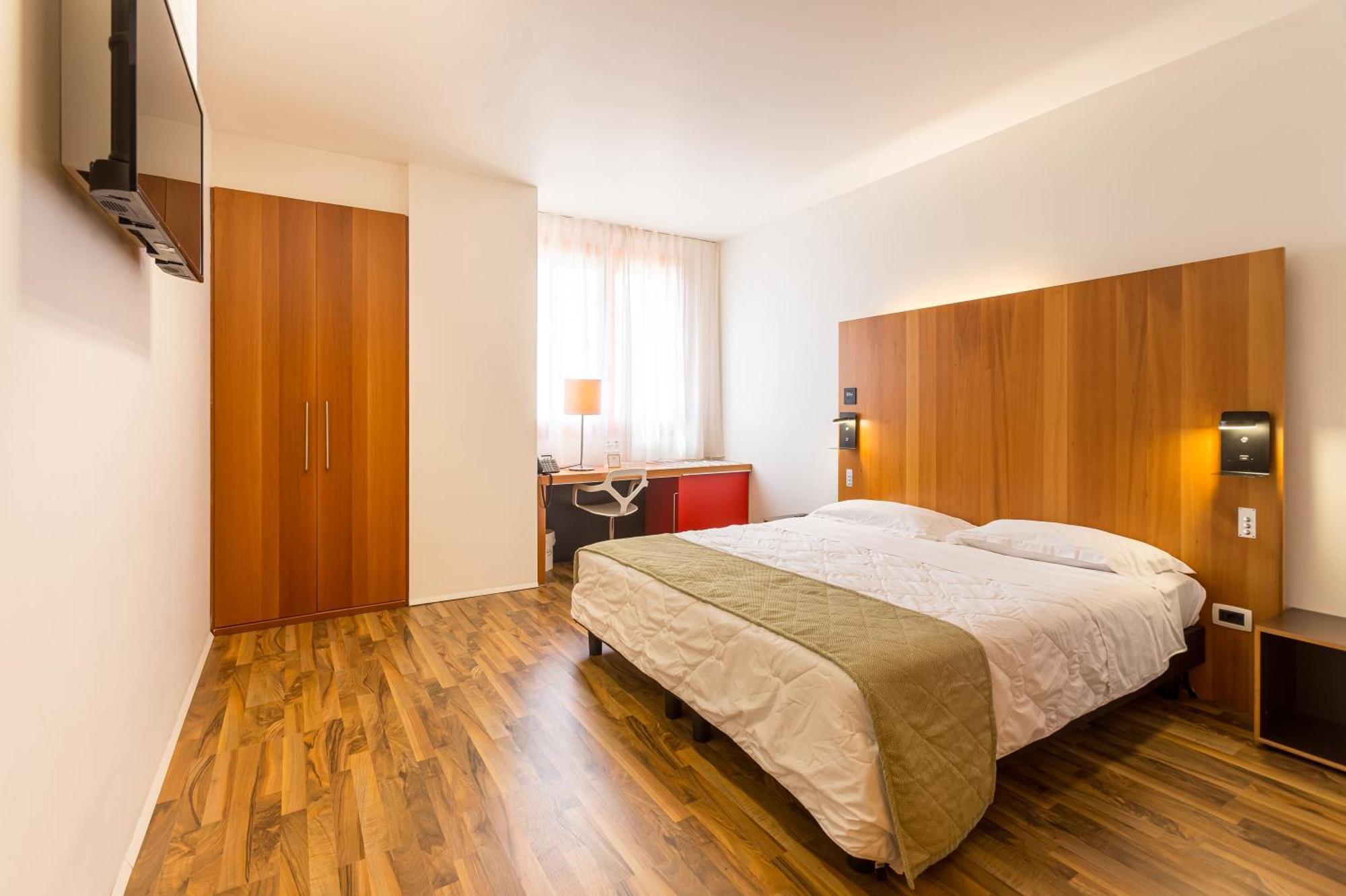 New Ipoint Hotel San Giovanni in Persiceto Bagian luar foto