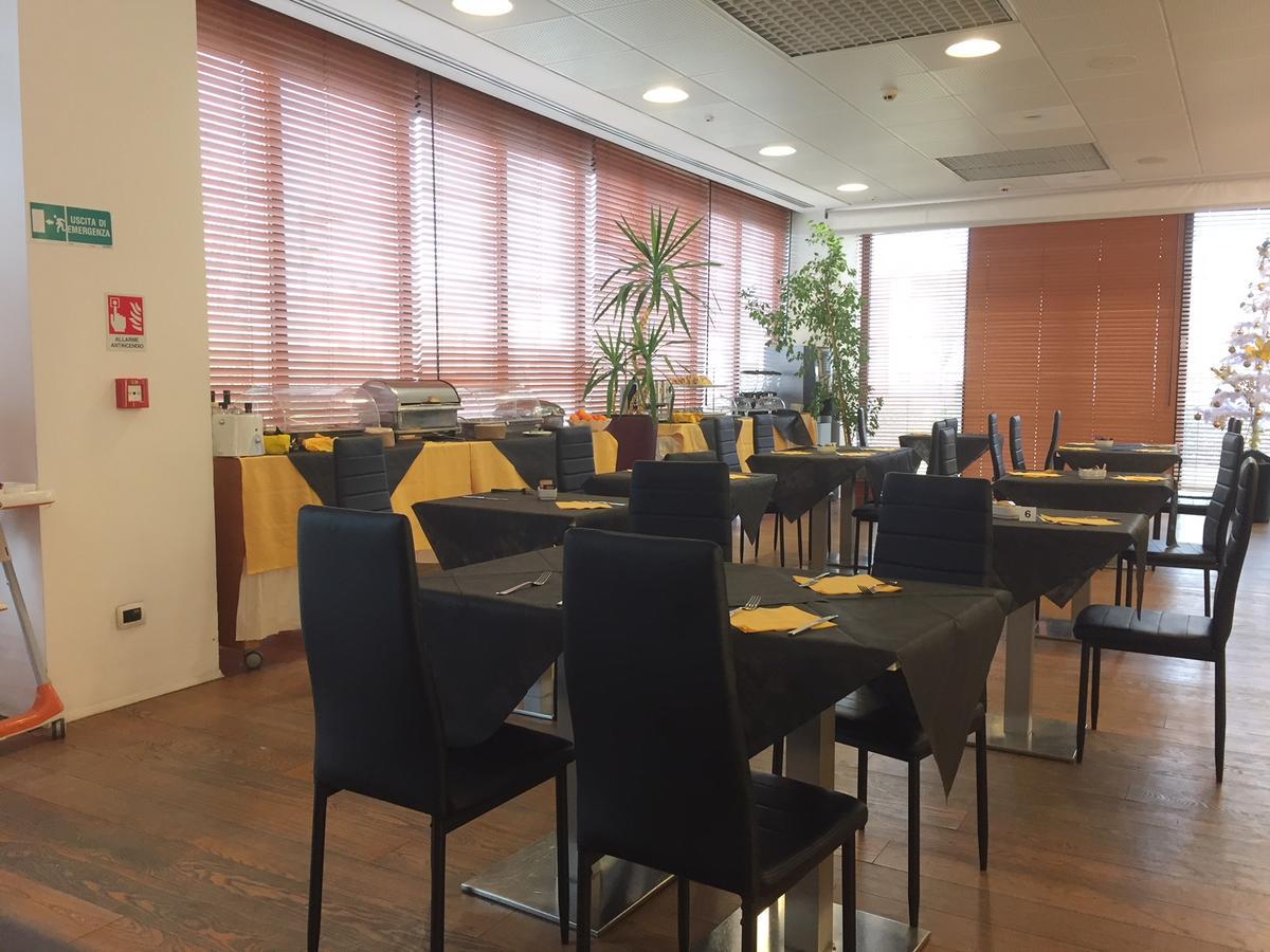 New Ipoint Hotel San Giovanni in Persiceto Bagian luar foto