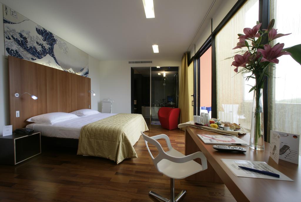 New Ipoint Hotel San Giovanni in Persiceto Bagian luar foto